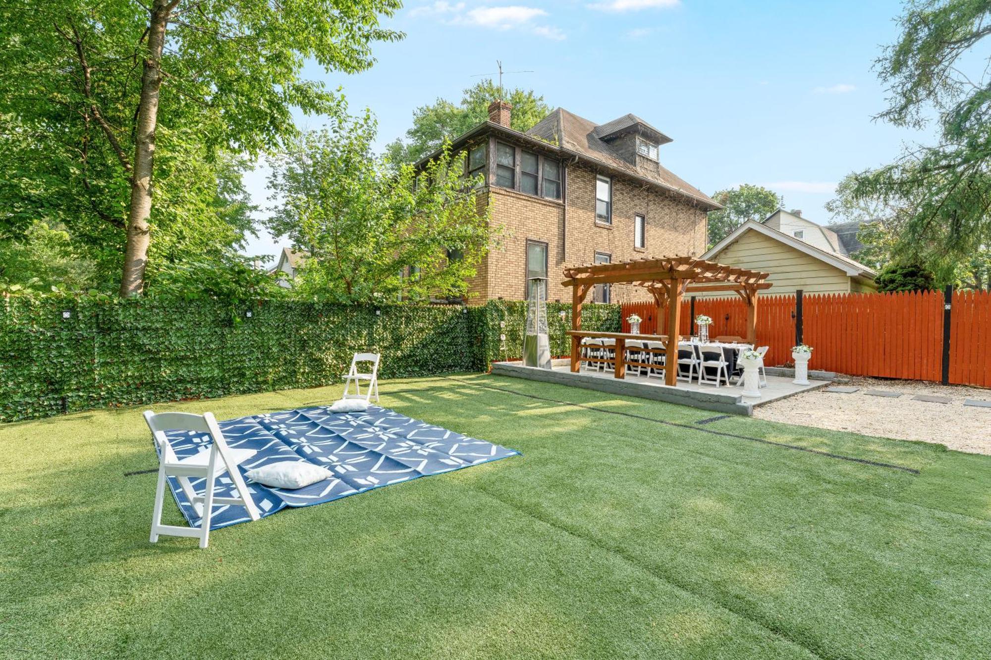 Cozy 4br, 6 Beds, 12 Guest Near Phl, Eagles Field, Upenn, Fast Wi-fi, King Bed, Parking